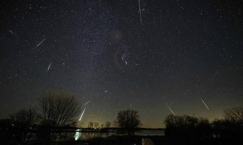 狮子座流星雨2001年——现象分析和观测指南图1